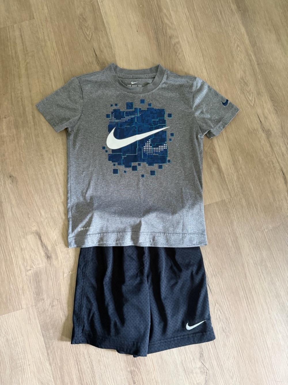 Boys Size 6 Nike Outfit